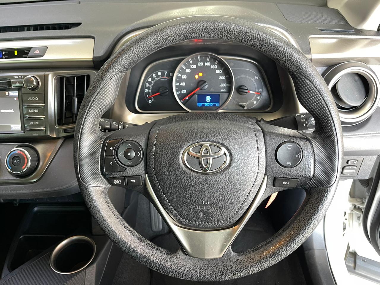 Toyota RAV4 2.0 GX Shifting Gears