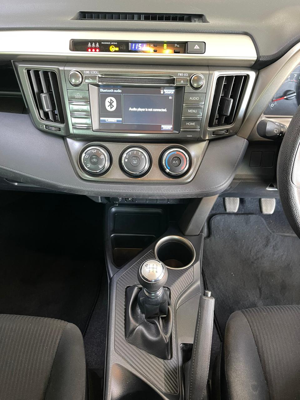 Toyota RAV4 2.0 GX Shifting Gears